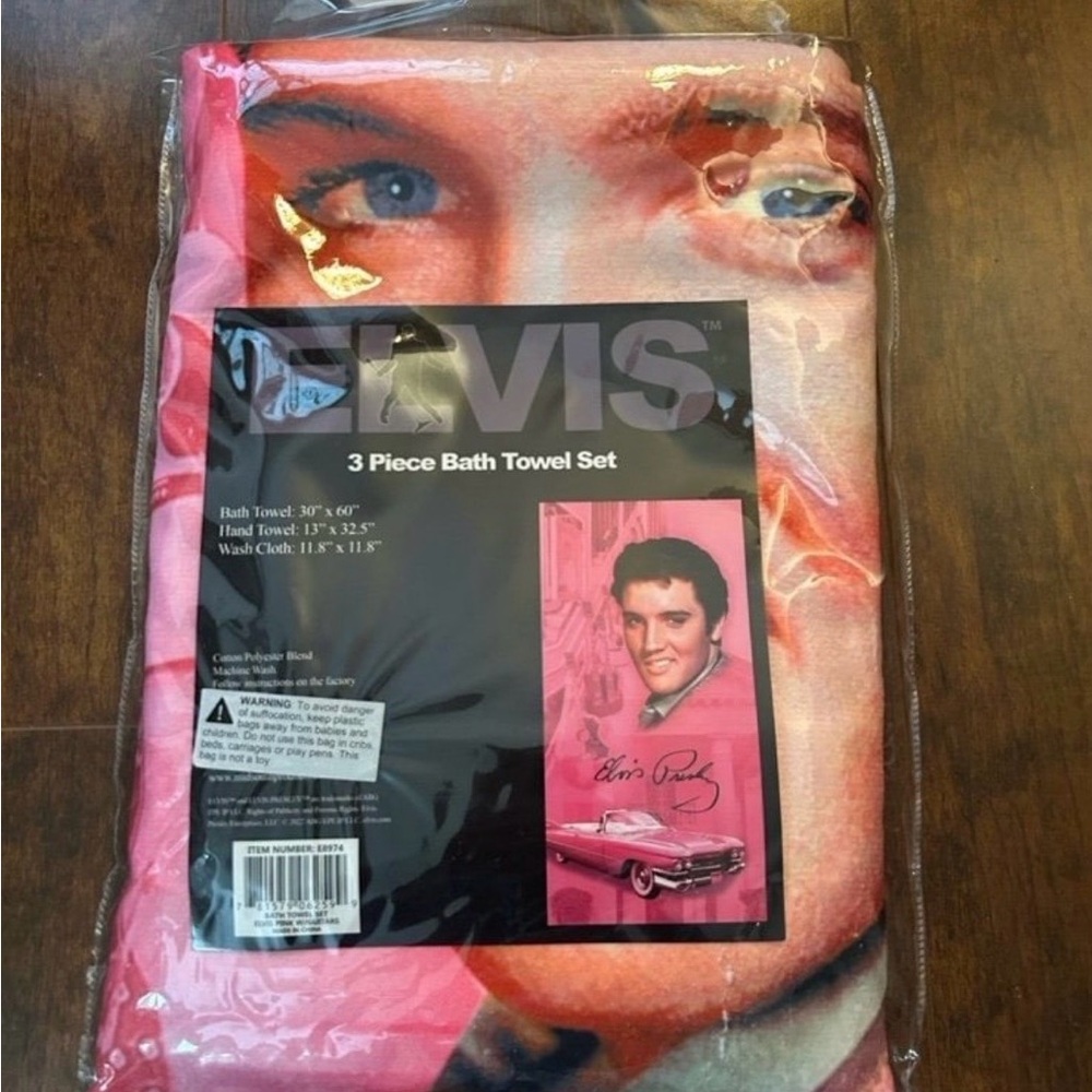 Elvis Presley! Legends 3-Piece
Towel Set - Elvis Pink - New in Package.